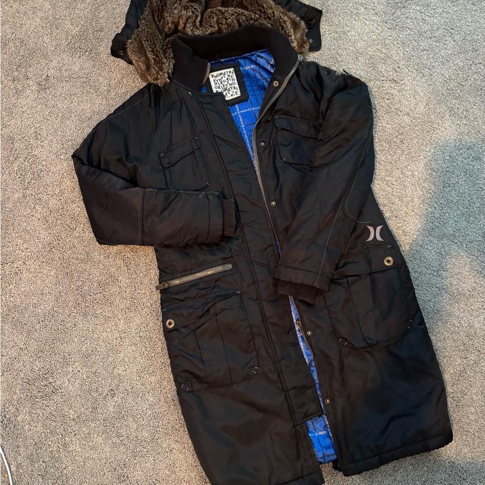 HURLEY - Black Women’s Winter Jacket with Faux Fur lined Hood from Early 00’s